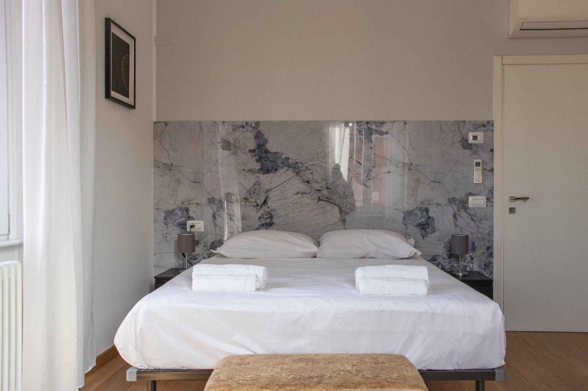 Rrrapido Holy Suites And Rooms - Via Sardegna Mailand Exterior foto